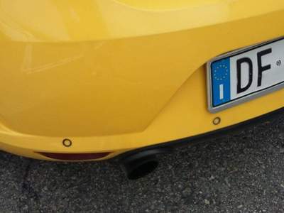 Seat Leon 2.0 16V TDI Stylance con Pack Sport posteriore Giallo usata Alba