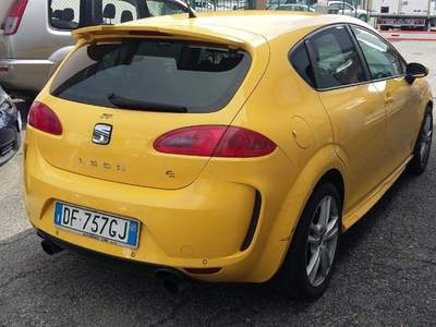Seat Leon 2.0 16V TDI Stylance con Pack Sport posteriore Giallo usata Alba