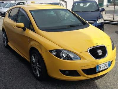 Seat Leon 2.0 16V TDI Stylance con Pack Sport posteriore Giallo usata Alba