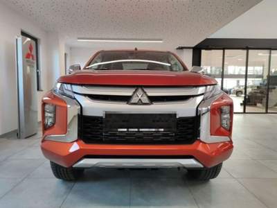 Mitsubishi L200 2.2 DI-D Arancione usata Castelnuovo Rangone