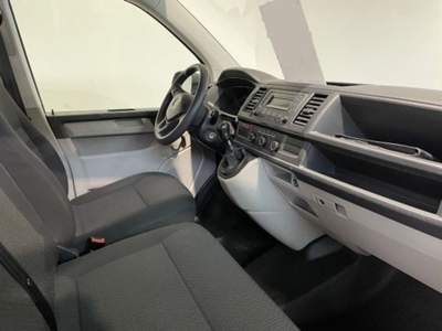 Volkswagen Caravelle 2.0 TDI 102CV PC Trendline Bianco usata Castelnuovo Rangone