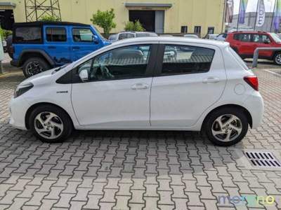 Toyota Yaris 1.5H ECVT Active 5p Bianco usata Faenza