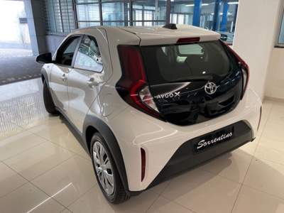 Toyota Aygo 1.0 VVT-i 72 CV Active PRONTA CONSEGNA Bianco usata Sant'Antonio Abate