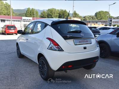 Lancia Ypsilon Ypsilon 1.0 FireFly 5p.S&S Hyb. Eco Gold Bianco usata Carsoli