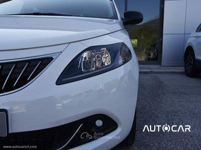 Lancia Ypsilon Ypsilon 1.0 FireFly 5p.S&S Hyb. Eco Gold Bianco usata Carsoli