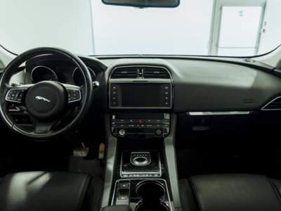 Jaguar F-Pace 2.0 D 180 CV AWD aut. Prestige Grigio usata Padova