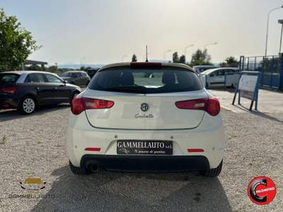 Alfa Romeo Giulietta 1.6 JTDm-2 Distinctive 105cv Bianco usata Pollena Trocchia