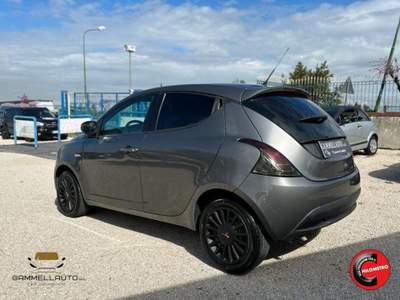 Lancia Ypsilon 1.2 69 CV 5 porte Silver Grigio usata Pollena Trocchia