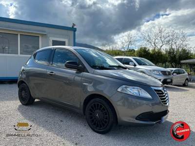 Lancia Ypsilon 1.2 69 CV 5 porte Silver Grigio usata Pollena Trocchia