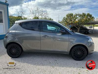 Lancia Ypsilon 1.2 69 CV 5 porte Silver Grigio usata Pollena Trocchia