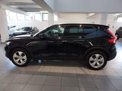 Volvo XC40 T2 Geartronic Momentum Nero usata Milano