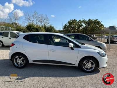 Renault Clio 1.2 75cv 5p Wave Bianco usata Pollena Trocchia