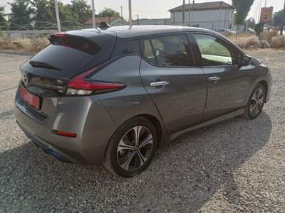 Nissan Leaf N-Connecta 40 kWh Grigio usata San Martino Siccomario