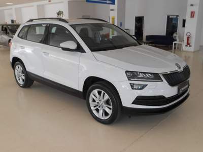 Skoda Karoq 1.6 TDI SCR DSG Executive Bianco usata Rubiera