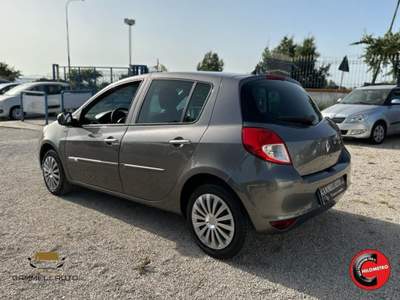 Renault Clio 1.2 5p Yahoo! 75cv Grigio usata Pollena Trocchia