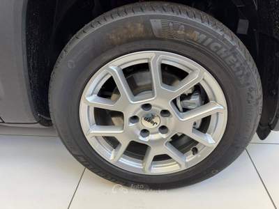Jeep Renegade  1.5 turbo t4 mhev limited 2wd 130cv ddct Rosso usata Biella