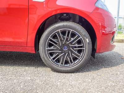 Lancia Ypsilon 1.0 FireFly 5 porte S&S Hybrid Gold km.0!! Rosso usata GRASSOBBIO