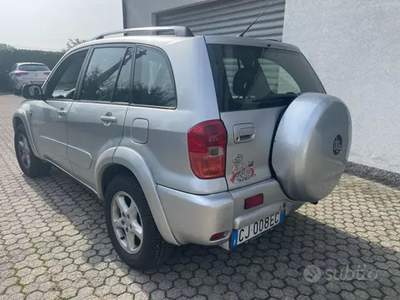 Toyota RAV4 GPL impianto con scadenza 2028 Grigio usata Milano