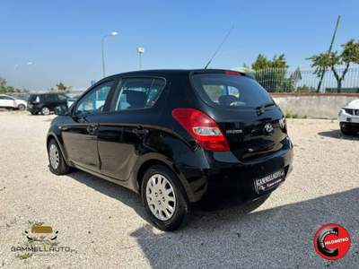 Hyundai i20 1.2 5p. BlueDrive GPL Classic 78cv Nero usata Pollena Trocchia