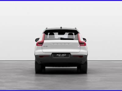 Volvo XC40 Recharge Pure Electric Twin Motor AWD Plus Grigio usata Milano