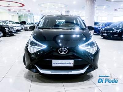 Toyota Aygo Connect 1.0 VVT-i 72CV 5 porte x-cool Nero usata Matera