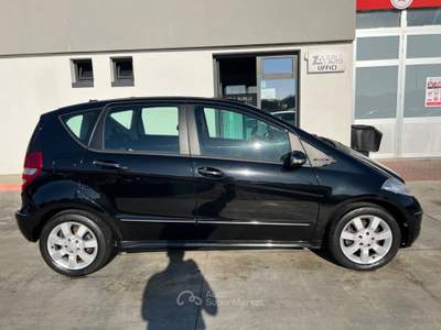 Mercedes-Benz Classe A A 180 CDI Elegance *CATENA ROTTA Nero usata Mesagne