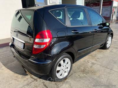 Mercedes-Benz Classe A A 180 CDI Elegance *CATENA ROTTA Nero usata Mesagne