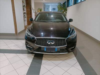 Infiniti Q30 Infiniti Q30 1.5 diesel Business Executive Nero usata Torre Annunziata