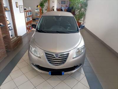 Lancia Ypsilon Lancia Ypsilon 0.9 TwinAir 85 CV 5 porte Gold NEOPATENTATI Bronzo usata Torre Annunziata