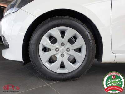 Hyundai i20 1.1 CRDi 12V 5p Classic Bianco usata Palermo