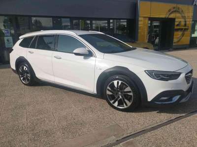 Opel Insignia 2.0 CDTI S&S aut. Country Tourer 170 CV Bianco usata Campobasso