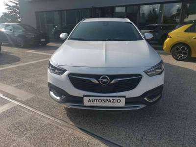 Opel Insignia 2.0 CDTI S&S aut. Country Tourer 170 CV Bianco usata Campobasso