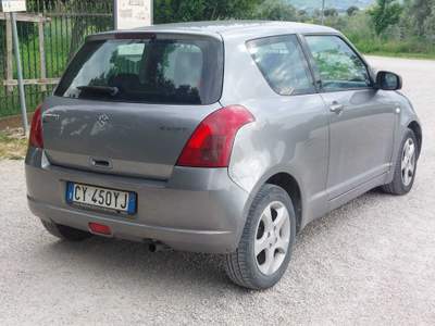 Suzuki Swift 2005 Suzuki Swift Grigio usata Canzano