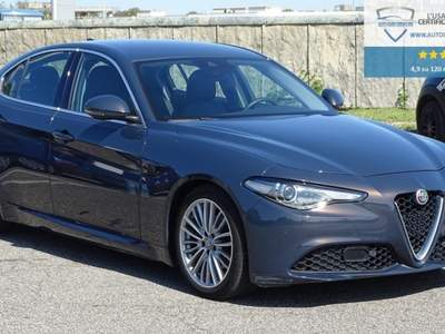 Alfa Romeo Giulia 2.2 Turbodiesel 180 CV Business Sport Grigio usata Roma