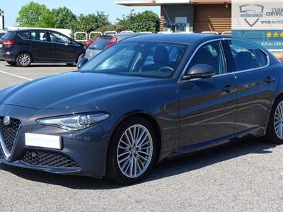Alfa Romeo Giulia 2.2 Turbodiesel 180 CV Business Sport Grigio usata Roma