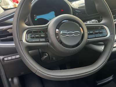 Fiat 500 ELETTRICA ICONE ADATTA A NEOPATENTATO Nero usata ROMA