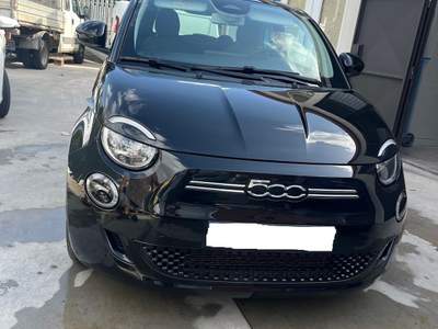 Fiat 500 ELETTRICA ICONE ADATTA A NEOPATENTATO Nero usata ROMA Fiat 500 ELETTRICA ICONE ADATTA A NEOPATENTATO Nero usata ROMA