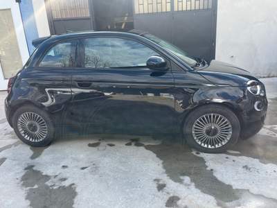 Fiat 500 ELETTRICA ICONE ADATTA A NEOPATENTATO Nero usata ROMA