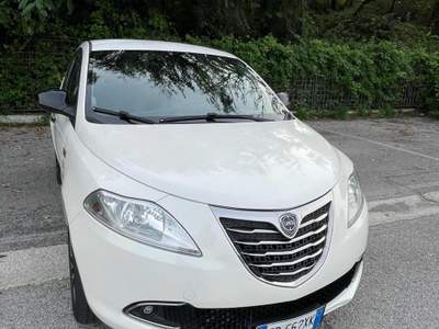 Lancia Ypsilon 1.3 MJT 16V 95 CV 5 porte S&S Elle Bianco usata AGROPOLI