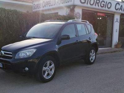 Toyota RAV4 Crossover 2.2 D-4D 177CV Luxury Nero usata Ragusa
