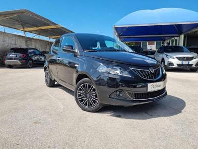 Lancia Ypsilon 1.0 FireFly 5 porte S&S Hybrid Ecochic Gold Nero usata Giugliano in Campania