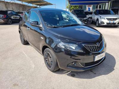 Lancia Ypsilon 1.0 FireFly 5 porte S&S Hybrid Ecochic Gold Nero usata Giugliano in Campania
