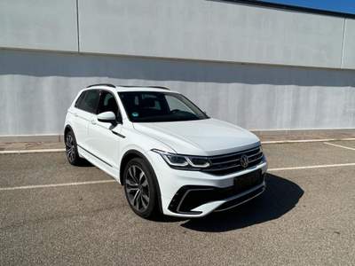 Volkswagen Tiguan 2.0 TDI 200 CV SCR DSG 4MOTION R-Line Bianco usata Capodimonte