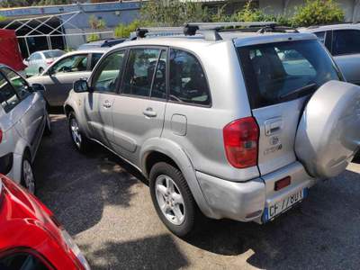 Toyota RAV4 RAV4 2.0 Tdi frizione distribuzione e gomme nuovi Argento usata Roma