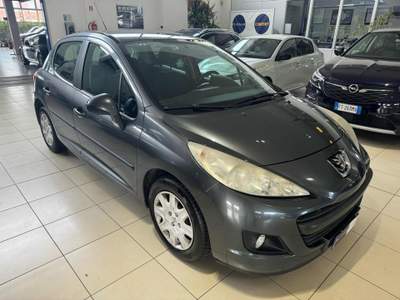 Peugeot 207 1.4 8V 75CV 5p. X Line Grigio usata Voghera