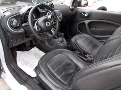Smart ForTwo 70 1.0 twinamic Prime con impianto a Gpl Bianco usata San Giuseppe Vesuviano