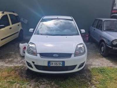 Ford Fiesta 1.4 TDCi 5p. Bianco usata Cesena