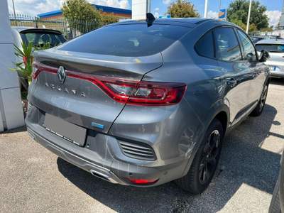 Renault Arkana Hybrid E-TECH 145 CV R.S. Line Grigio usata Nola