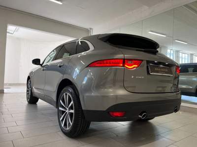 Jaguar F-Pace 2.0 D 240 CV AWD aut. Portfolio + 20" !! Grigio usata Rovereto