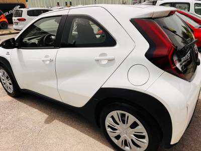 Toyota Aygo 1.0 VVT-i 72 CV 5 porte Active Bianco usata Portoferraio